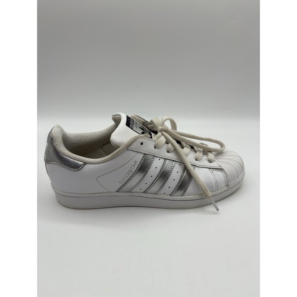 Adidas Superstar Women’s 8.5 White Silver 3-Stripes Shell Toe Sneakers AQ3091 - Picture 5 of 13